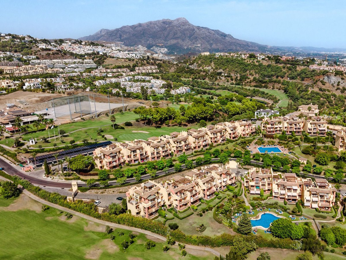 2 Bed Middle Floor Apartment in Los Arqueros in Los Arqueros, Apartment