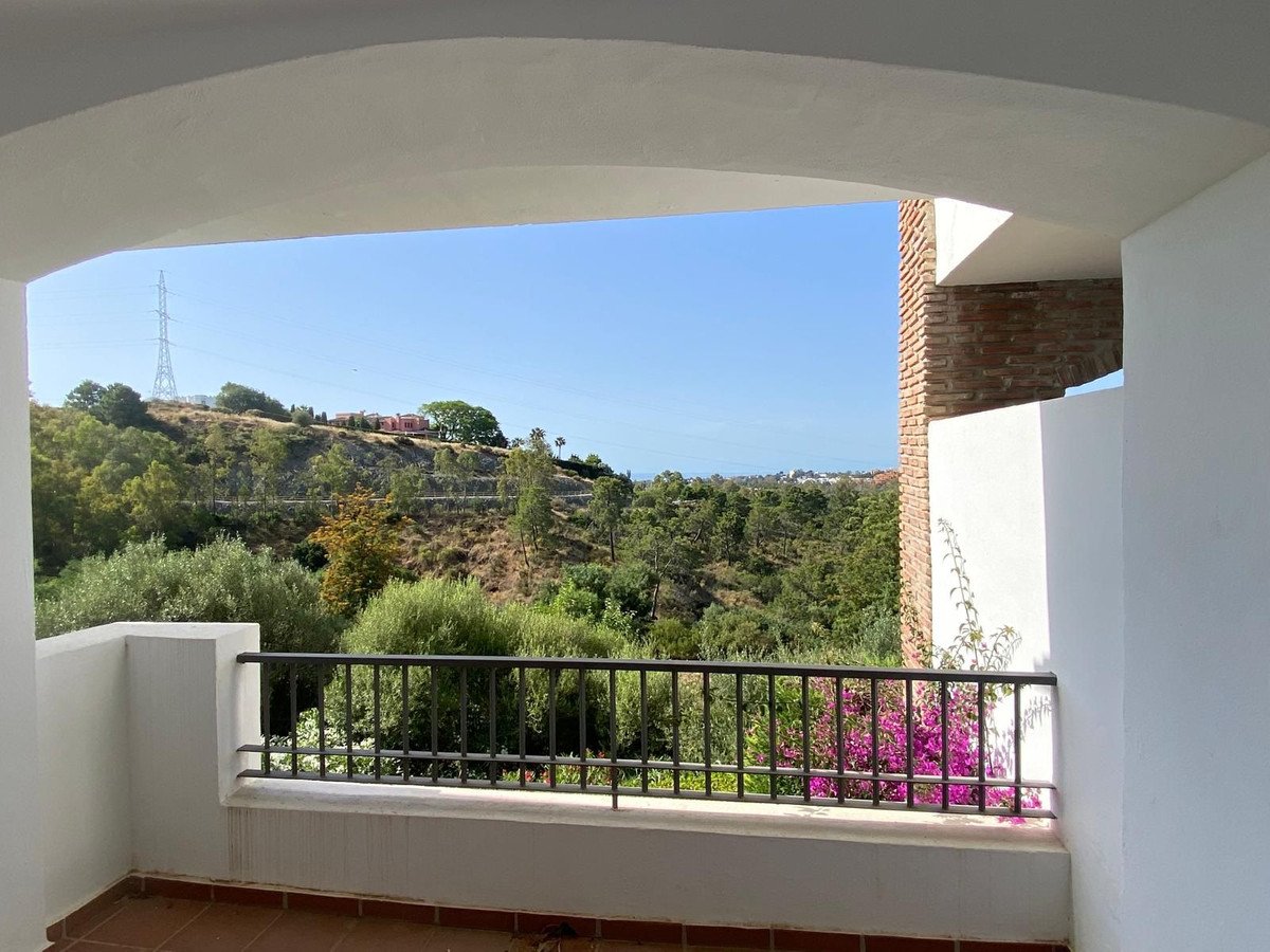 3 Bed Middle Floor Apartment in Los Arqueros in Los Arqueros, Apartment