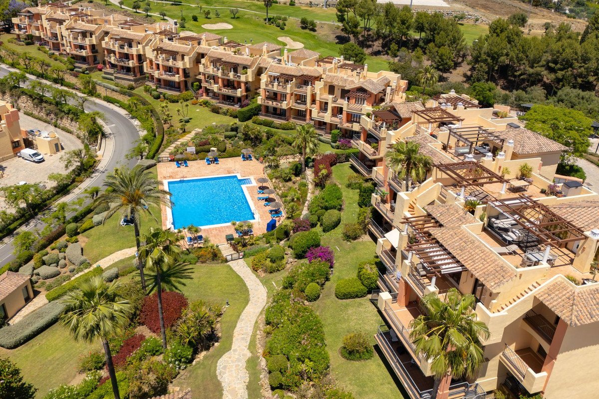 3 Bed Middle Floor Apartment in Los Arqueros in Los Arqueros, Apartment