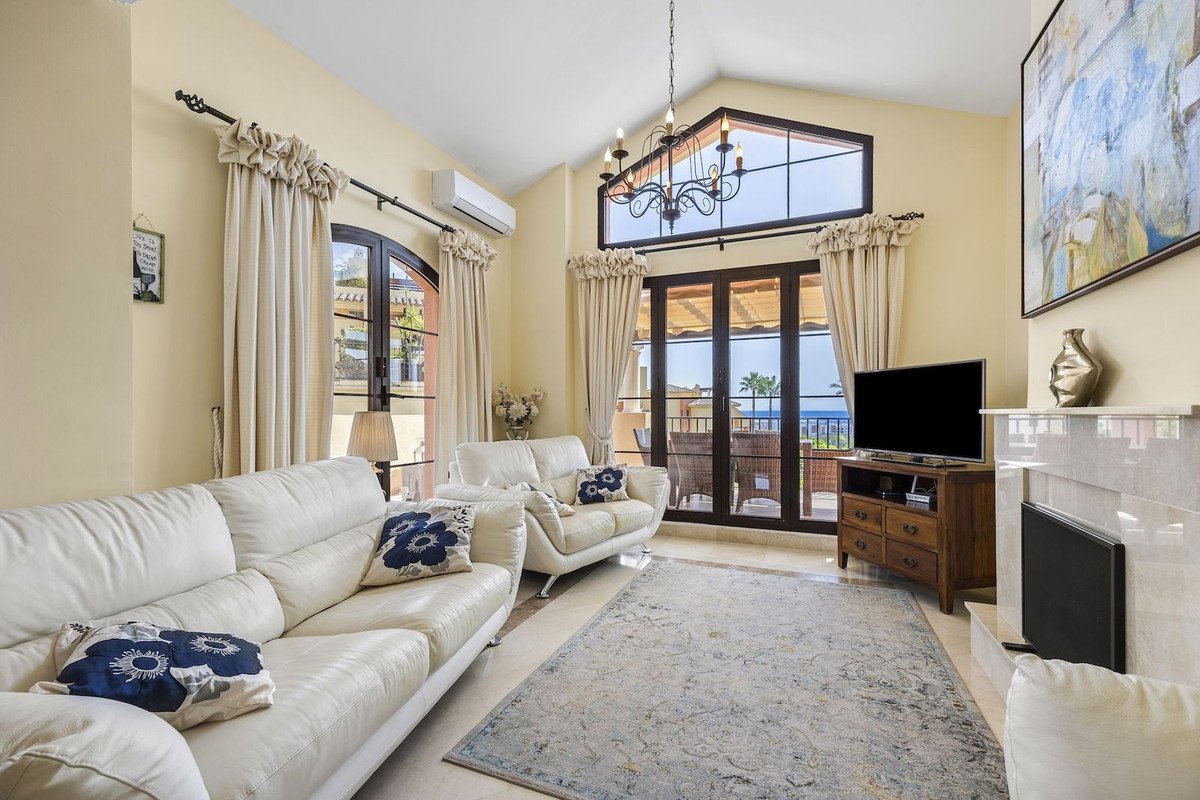 3 Bed Penthouse in Los Arqueros in Los Arqueros, Penthouse
