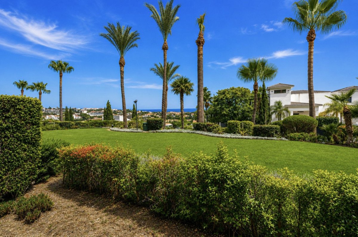 2 Bed Ground Floor Apartment in Los Flamingos
