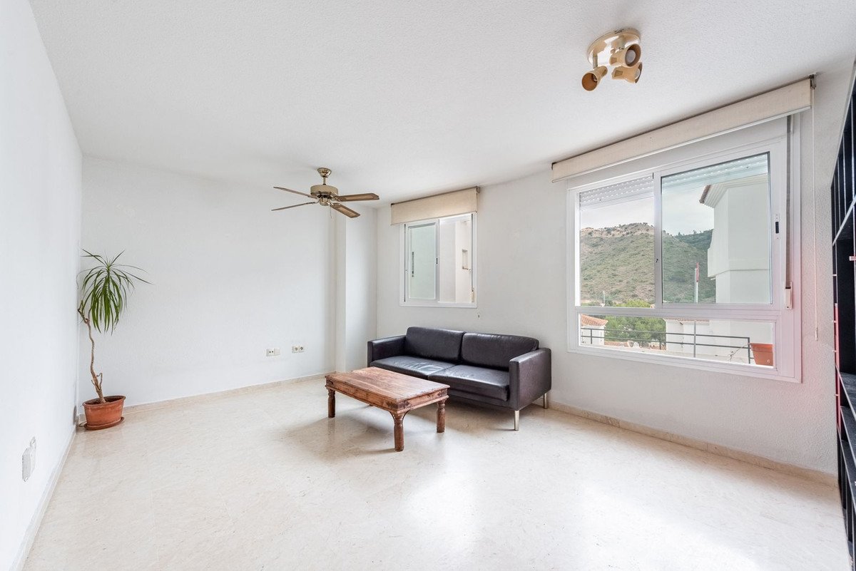 1 Bed شقة في الطابق الأرضي in Benahavís في Benahavís, 
