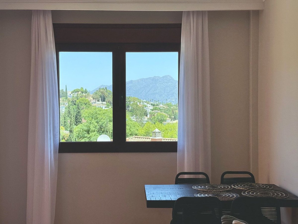 1 Bed شقة في الطابق العلوي in Benahavís في Benahavís, 