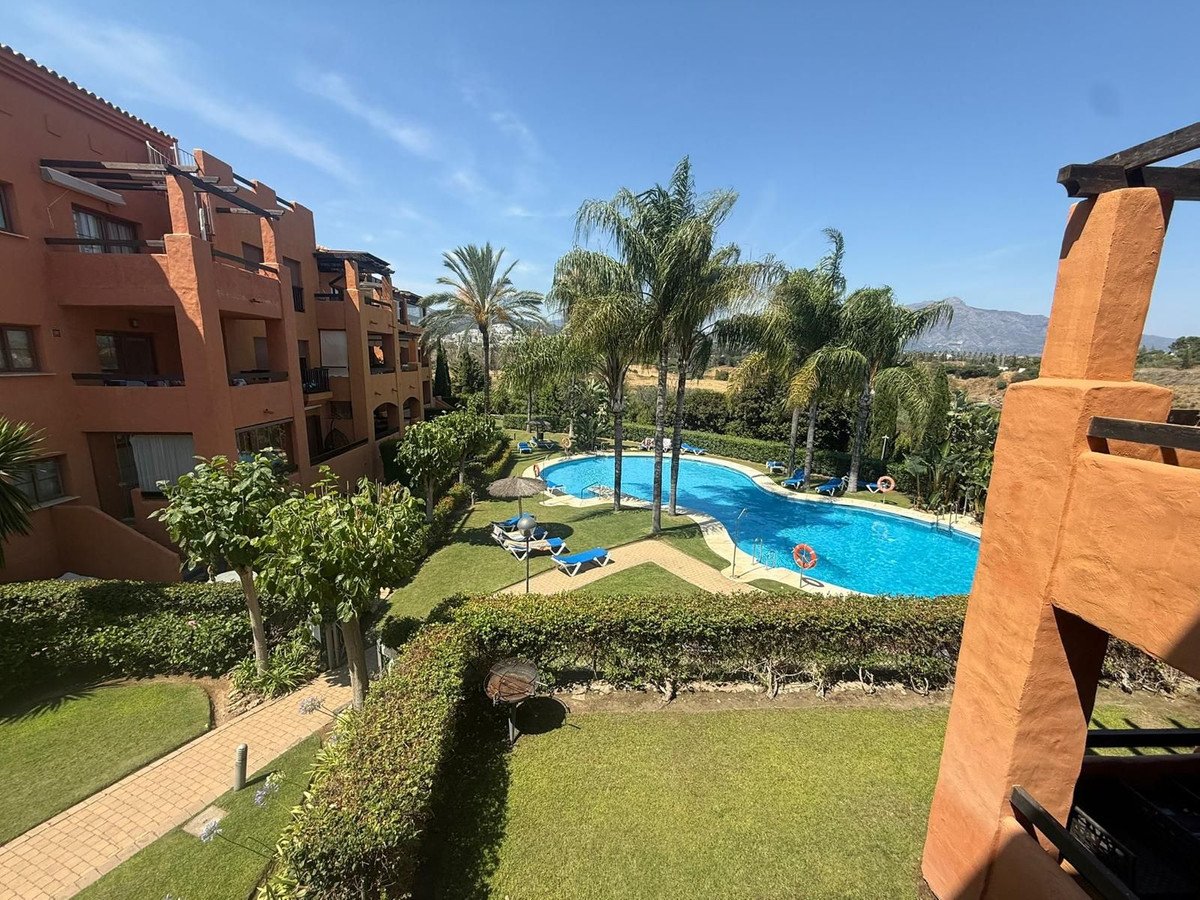 3 Bed Tussenverdieping Appartement in Benahavís