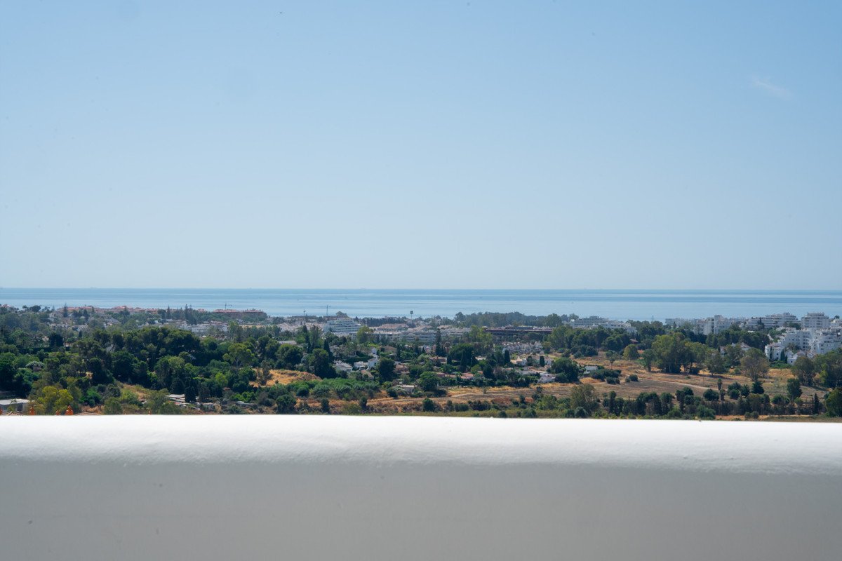 3 Bed Penthouse Duplex in Benahavís in Benahavís, 