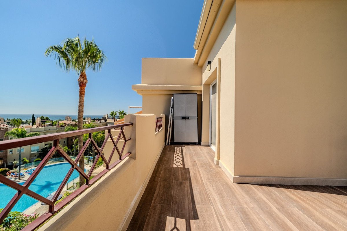 2 Bed Penthouse in Benahavís in Benahavís, Penthouse