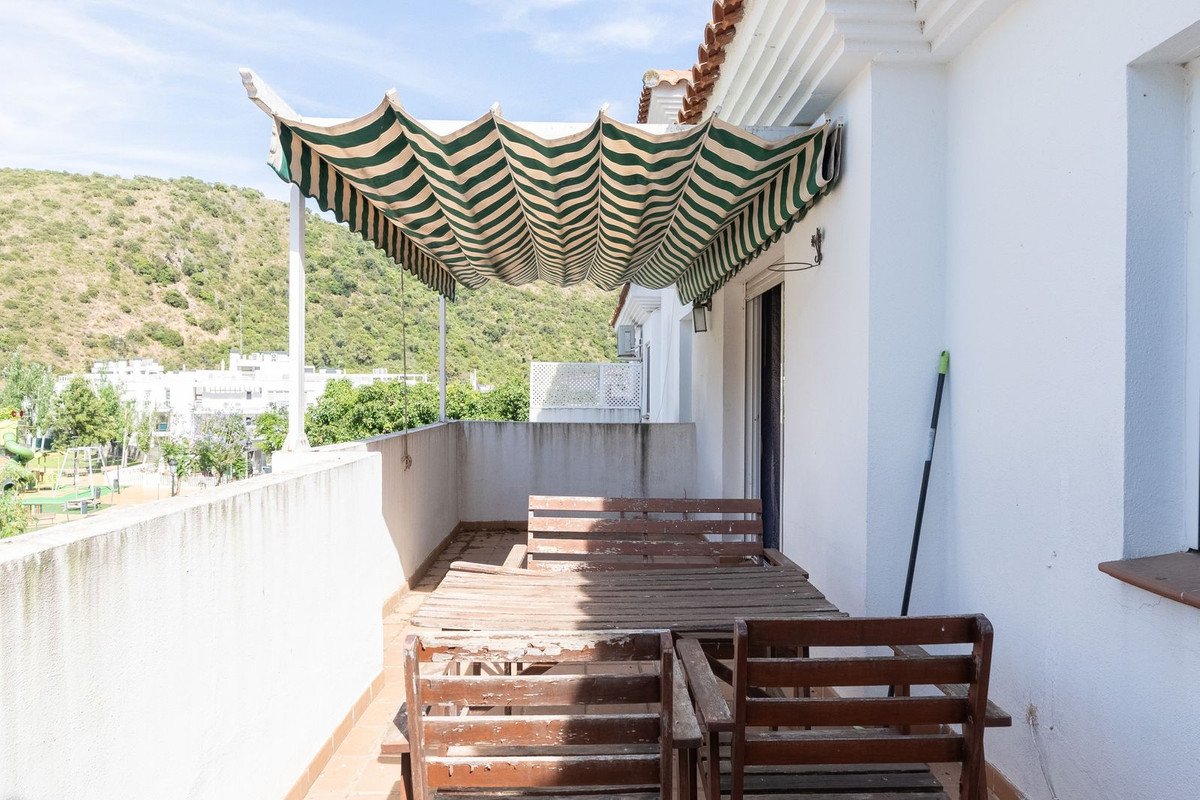 2 Bed Penthouse in Benahavís in Benahavís, Penthouse