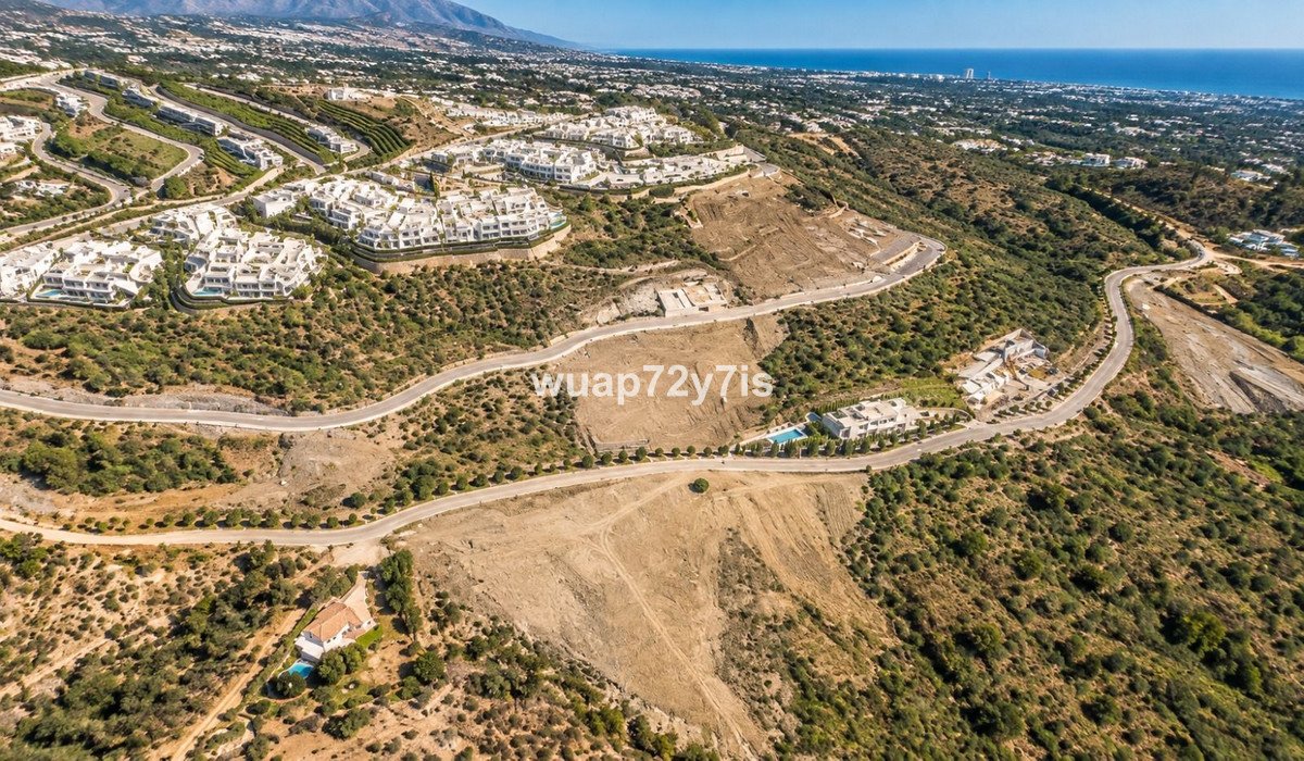 Residential Plot in Benahavís in Benahavís, Residential Plot