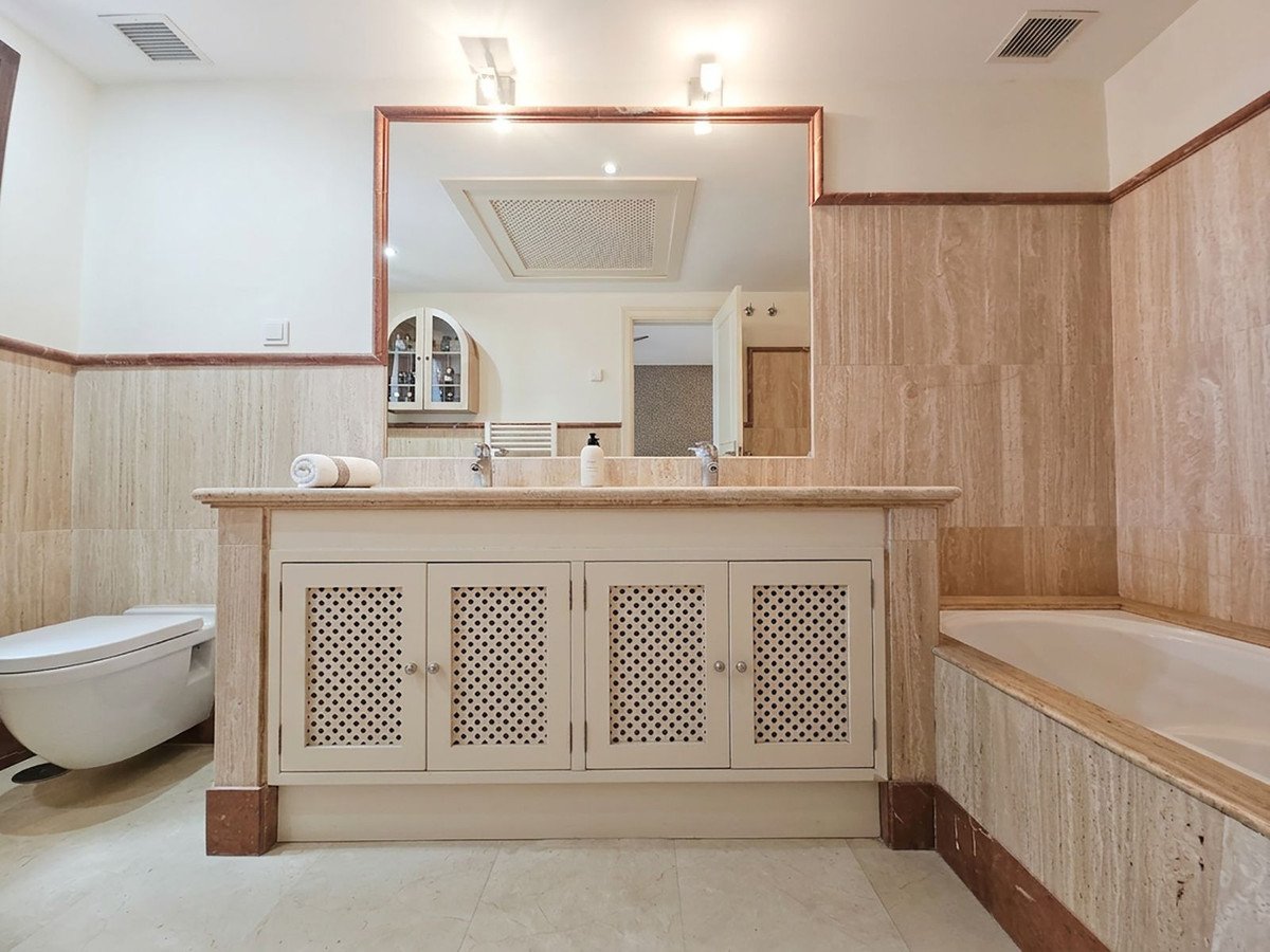 2 Bed Townhouse in Benahavís in Benahavís — Townhouse