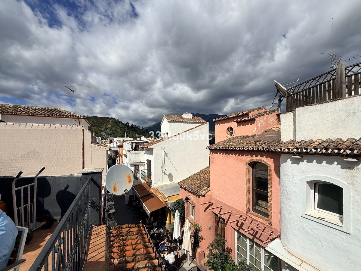 5 Bed Townhouse in Benahavís in Benahavís, Townhouse