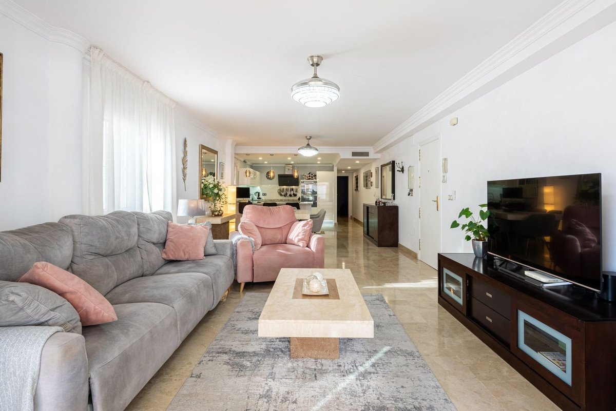 2 Bed Byt ve středním patře in Benahavís v Benahavís, Apartmán