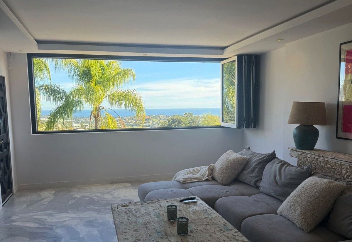 2 Bed شقة في الطابق الأوسط in Benahavís في Benahavís, شقة