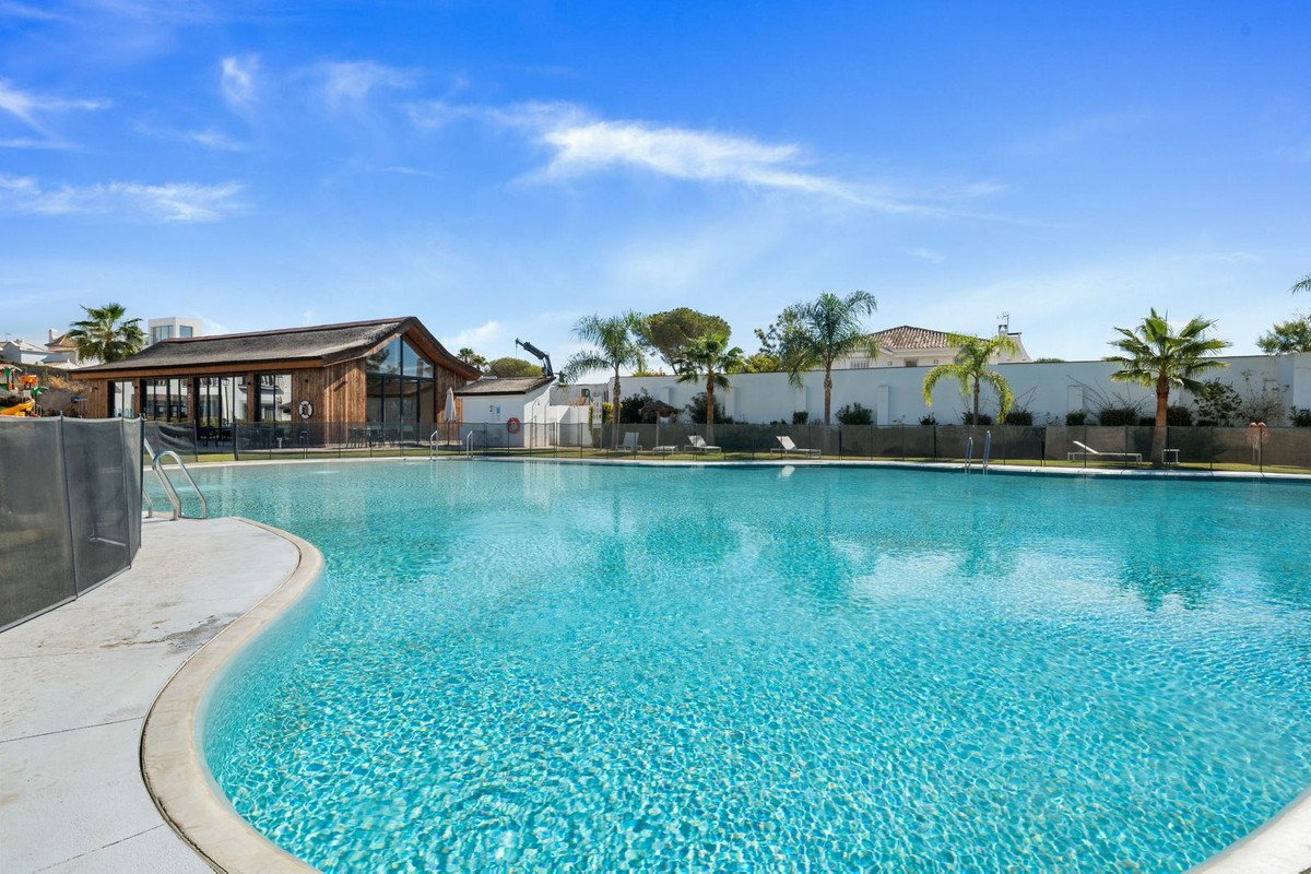 3 Bed דירת קרקע in Benahavís ב- Benahavís, דירה
