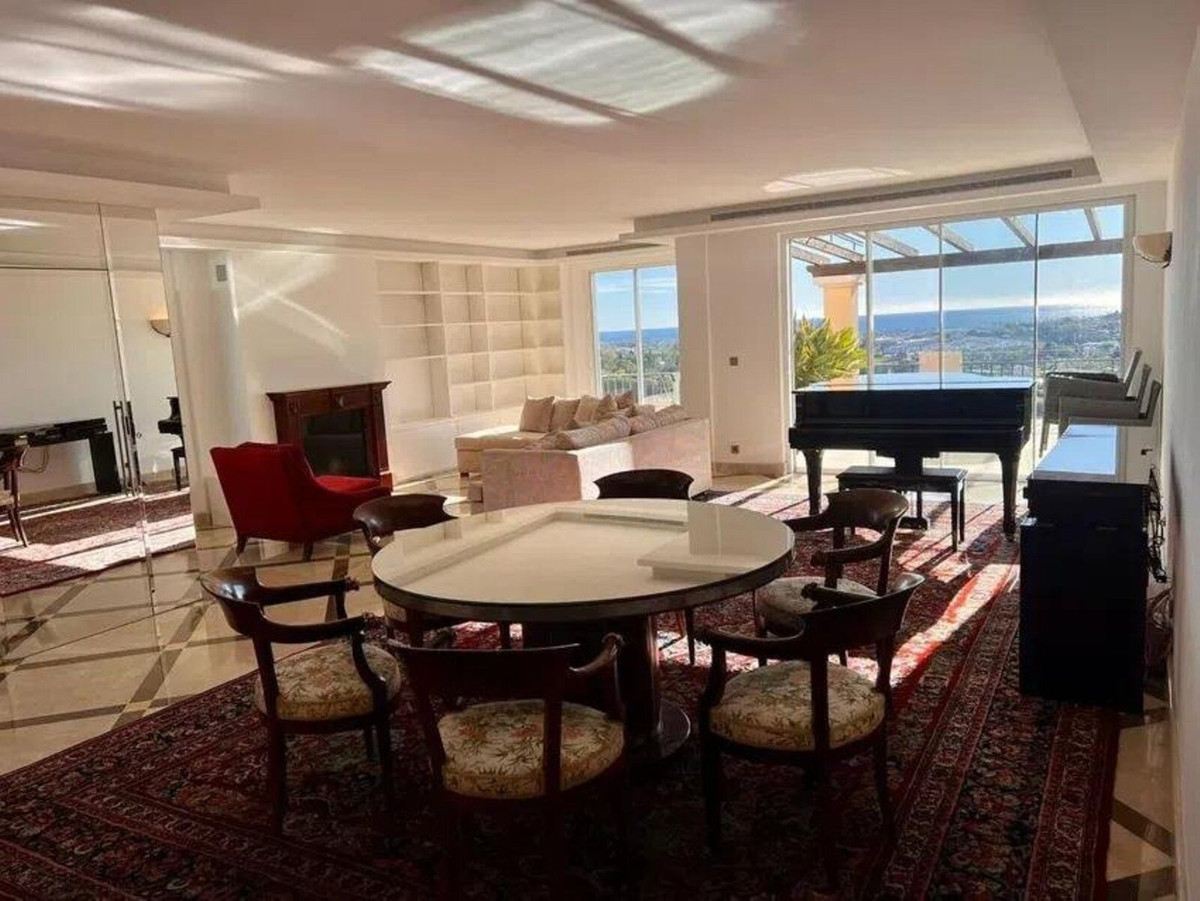 3 Bed Penthouse Duplex in Benahavís in Benahavís, Penthouse Duplex