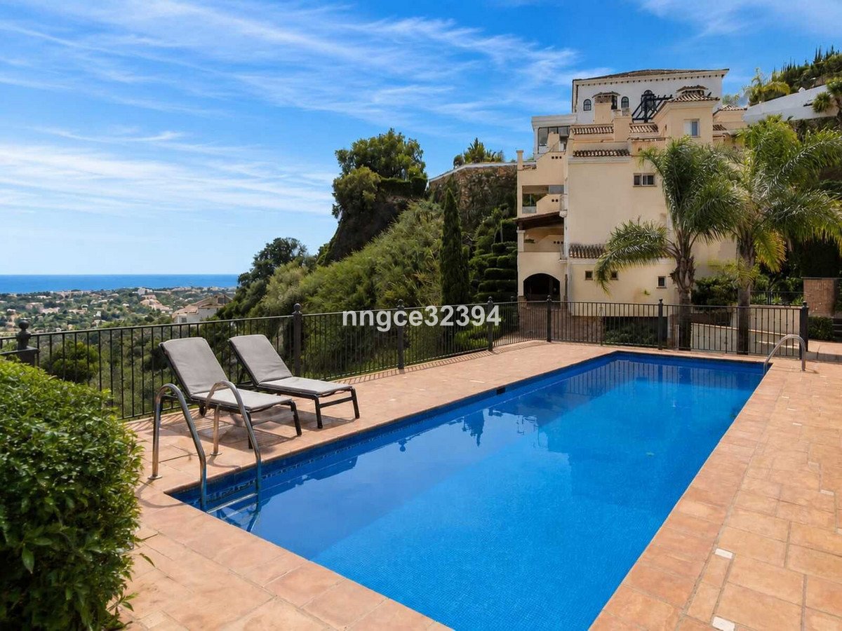 3 Bed بنتهاوس Duplex in Benahavís في Benahavís, 