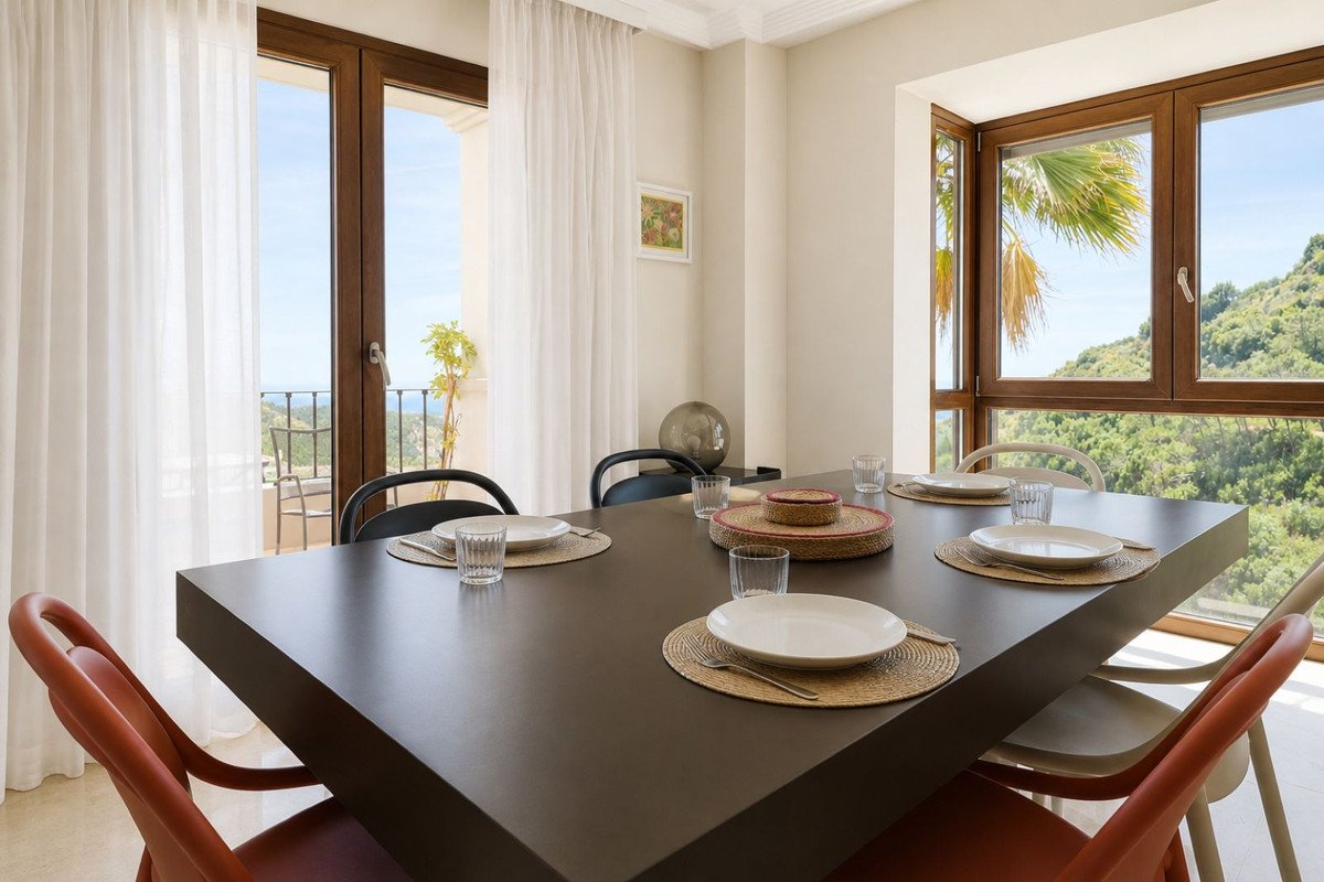 4 Bed Vrijstaande Villa in Benahavís in Benahavís, 