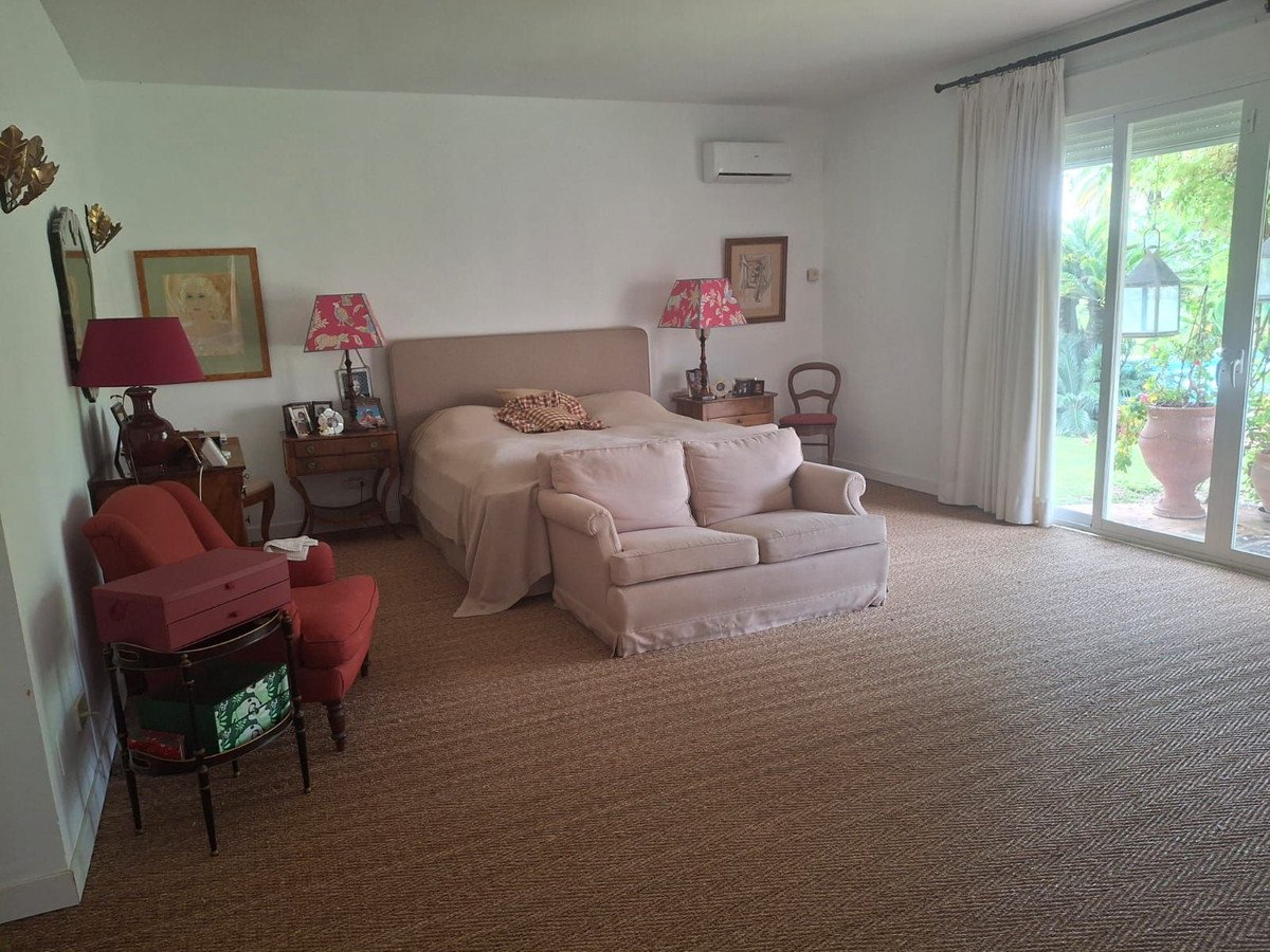 4 Bed Detached Villa in Benahavís in Benahavís — Detached Villa