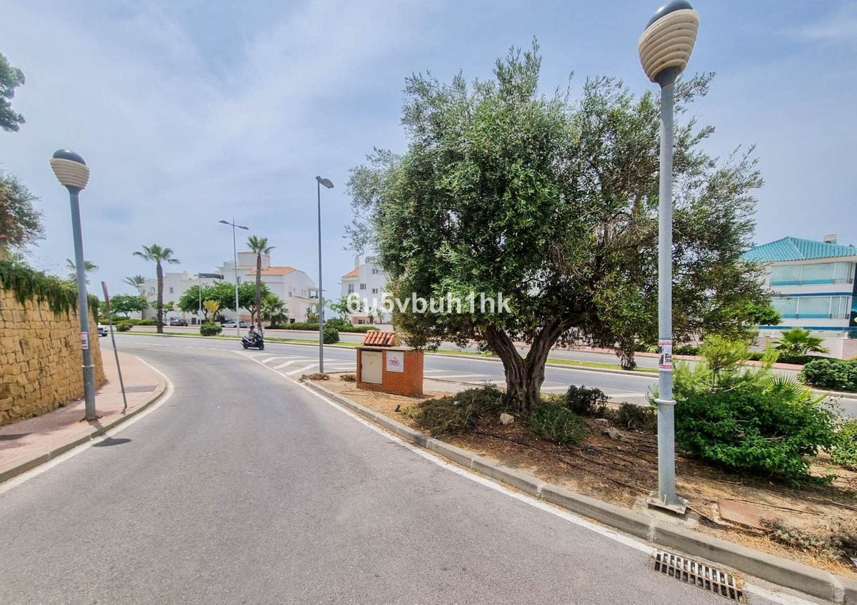 Garage in Benalmadena Costa in Benalmadena Costa — Garage