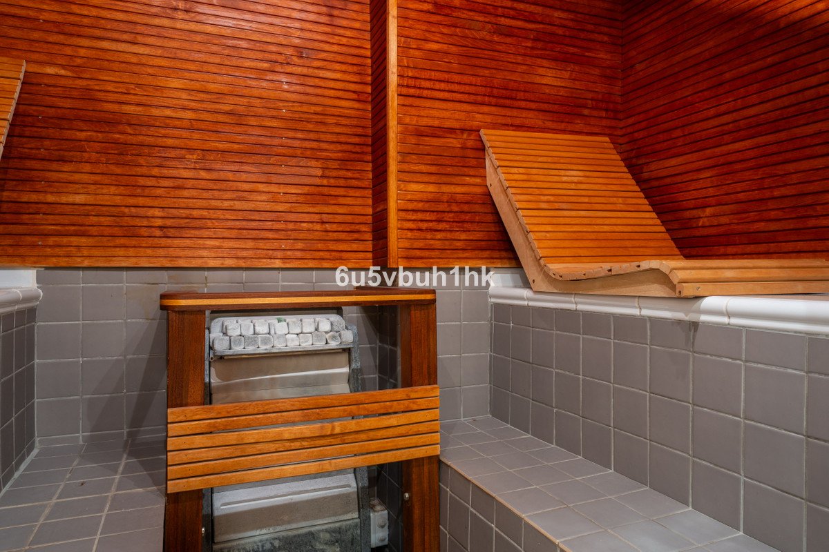 4 Bed Townhouse in Benalmadena Pueblo في Benalmadena Pueblo — تاون هاوس