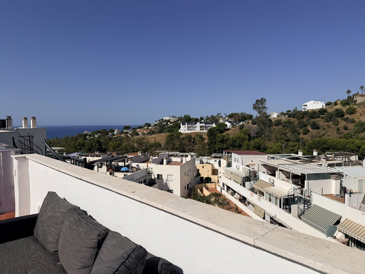 2 Bed Middle Floor Apartment in Benalmadena in Benalmadena, Apartment