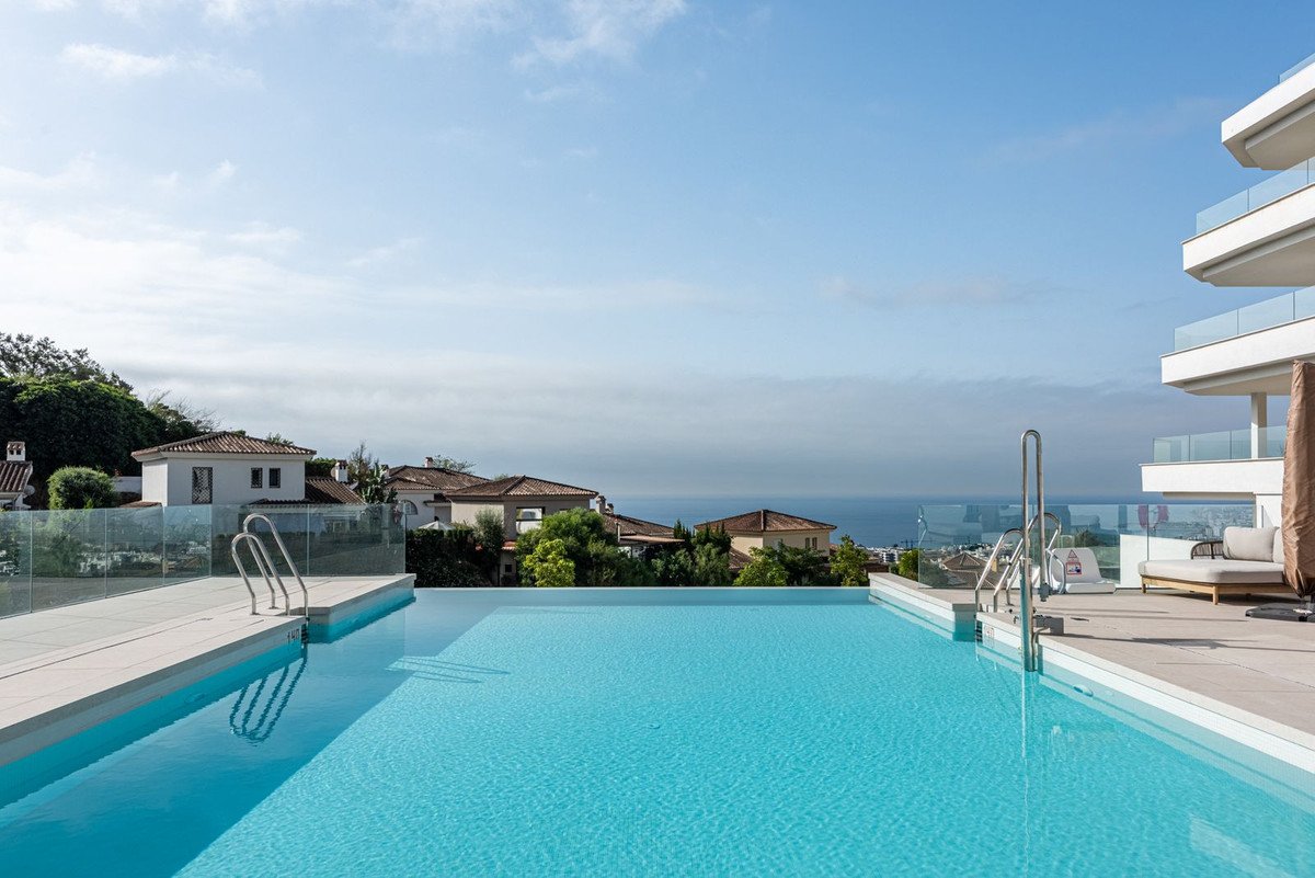 2 Bed Middle Floor Apartment in Benalmadena in Benalmadena, Apartment