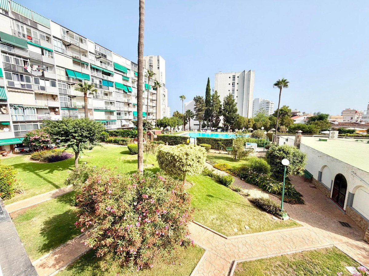 2 Bed Middle Floor Apartment in Benalmadena in Benalmadena, Apartment