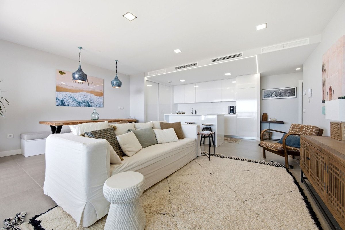 3 Bed Middle Floor Apartment in Benalmadena in Benalmadena — Apartment