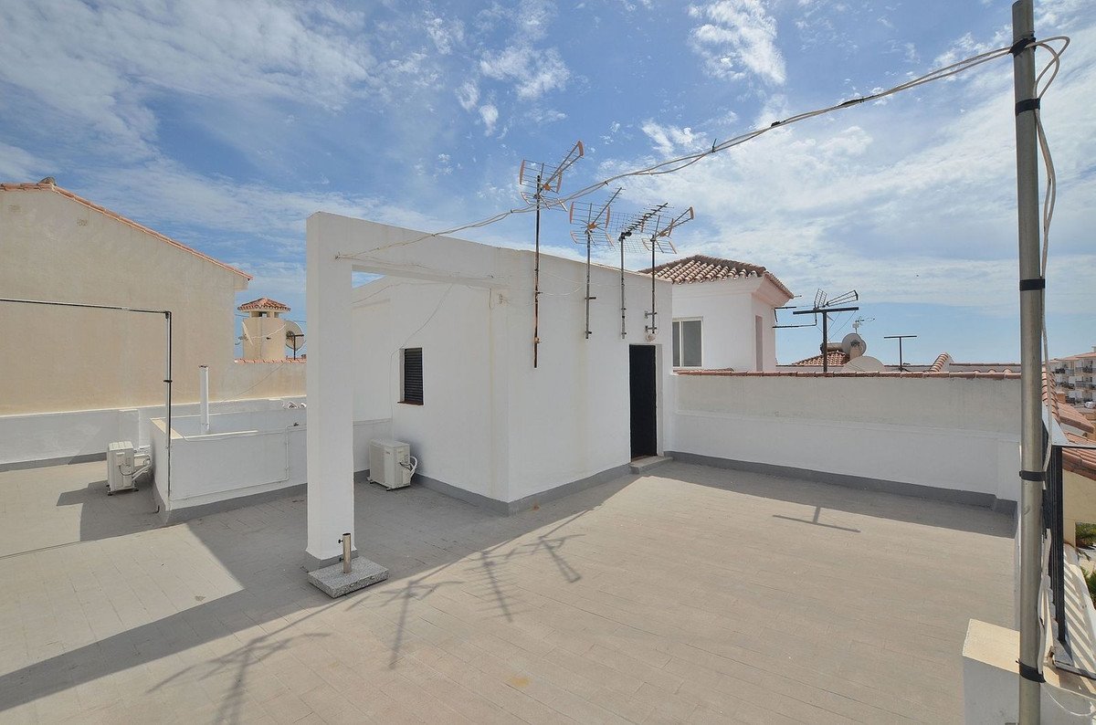 2 Bed Top Floor Apartment in Arroyo de la Miel