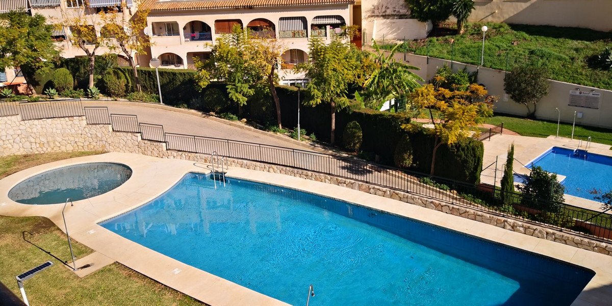 1 Bed شقة في الطابق الأوسط in Benalmadena Costa في Benalmadena Costa, شقة