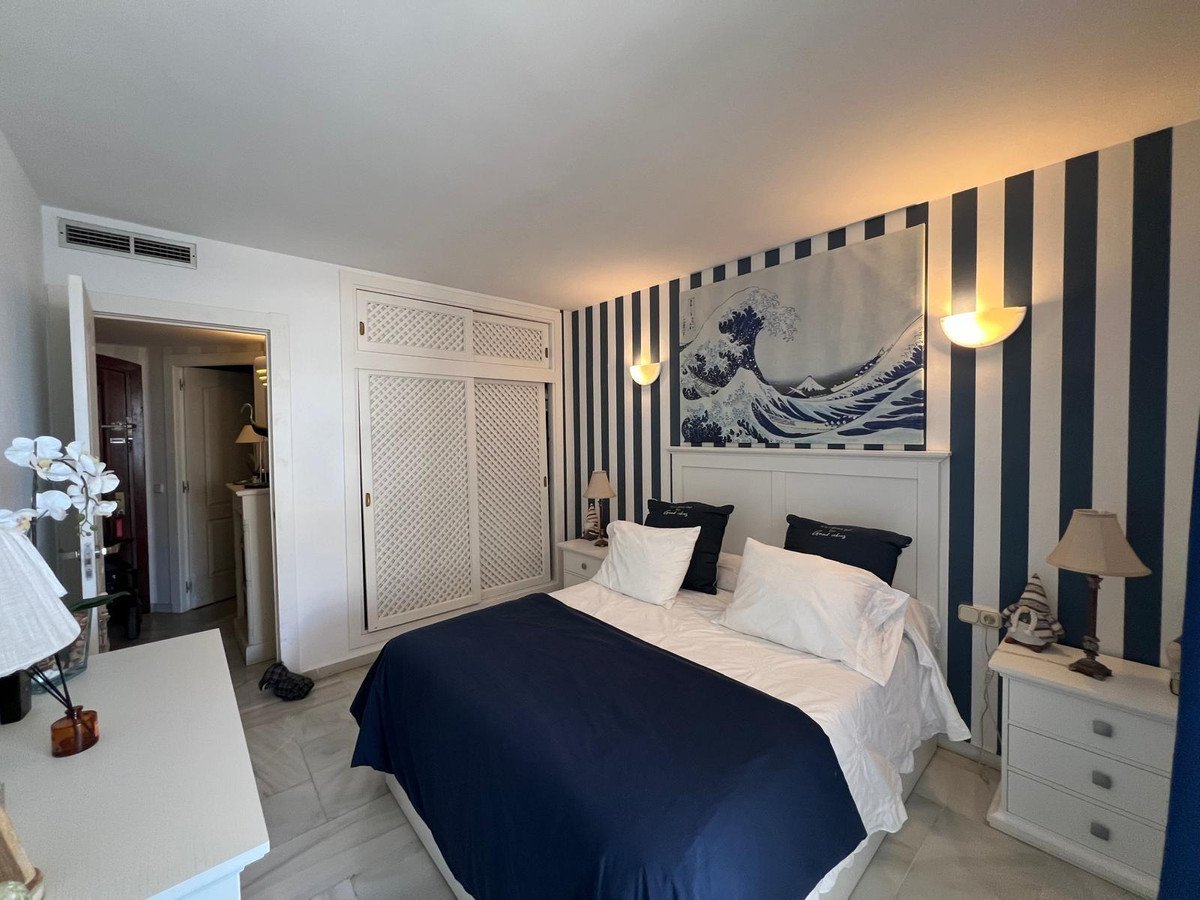 1 Bed شقة في الطابق الأوسط in Benalmadena في Benalmadena, شقة