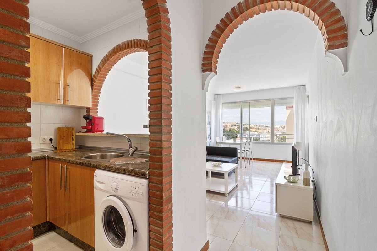 1 Bed Tussenverdieping Appartement in Benalmadena Costa in Benalmadena Costa, Appartement
