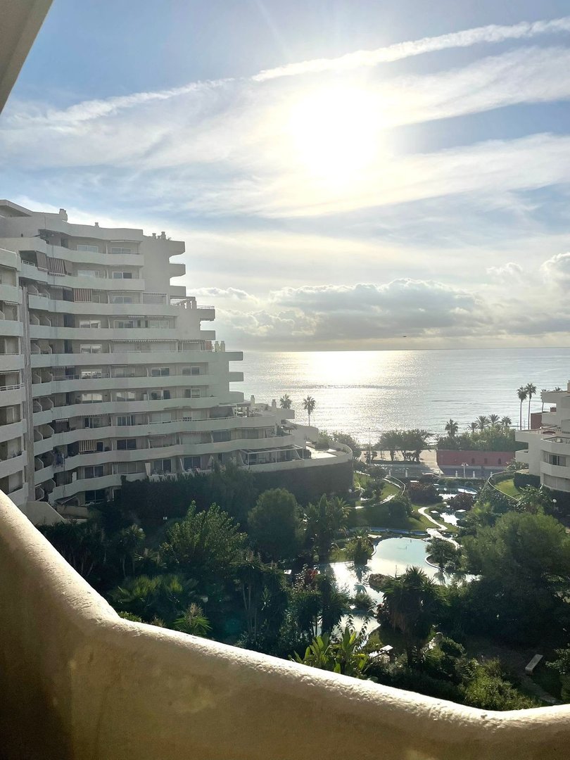 1 Bed شقة في الطابق الأوسط in Benalmadena Costa في Benalmadena Costa, شقة