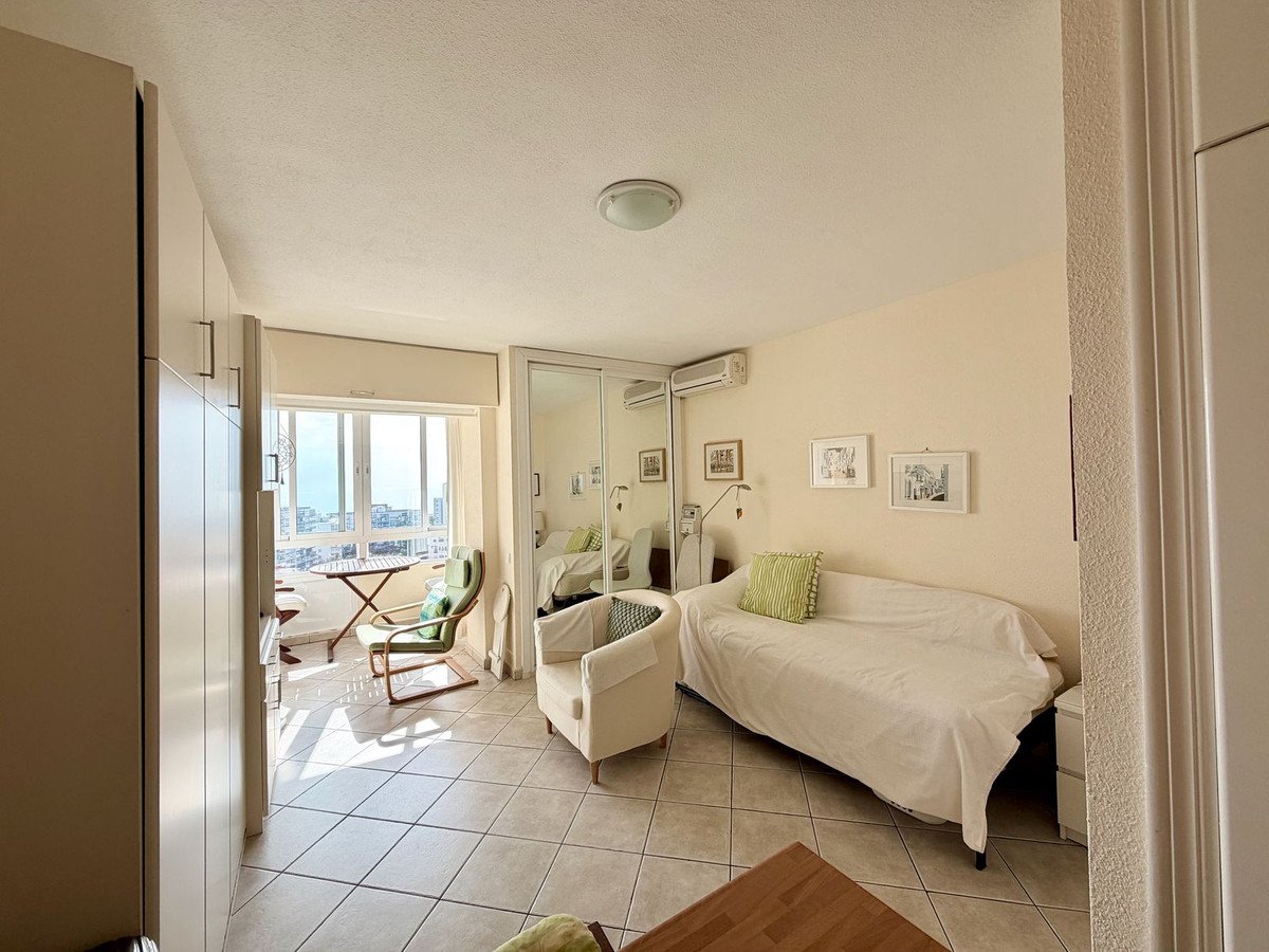 1 Bed Middenverdieping Studio in Benalmadena in Benalmadena — Studio