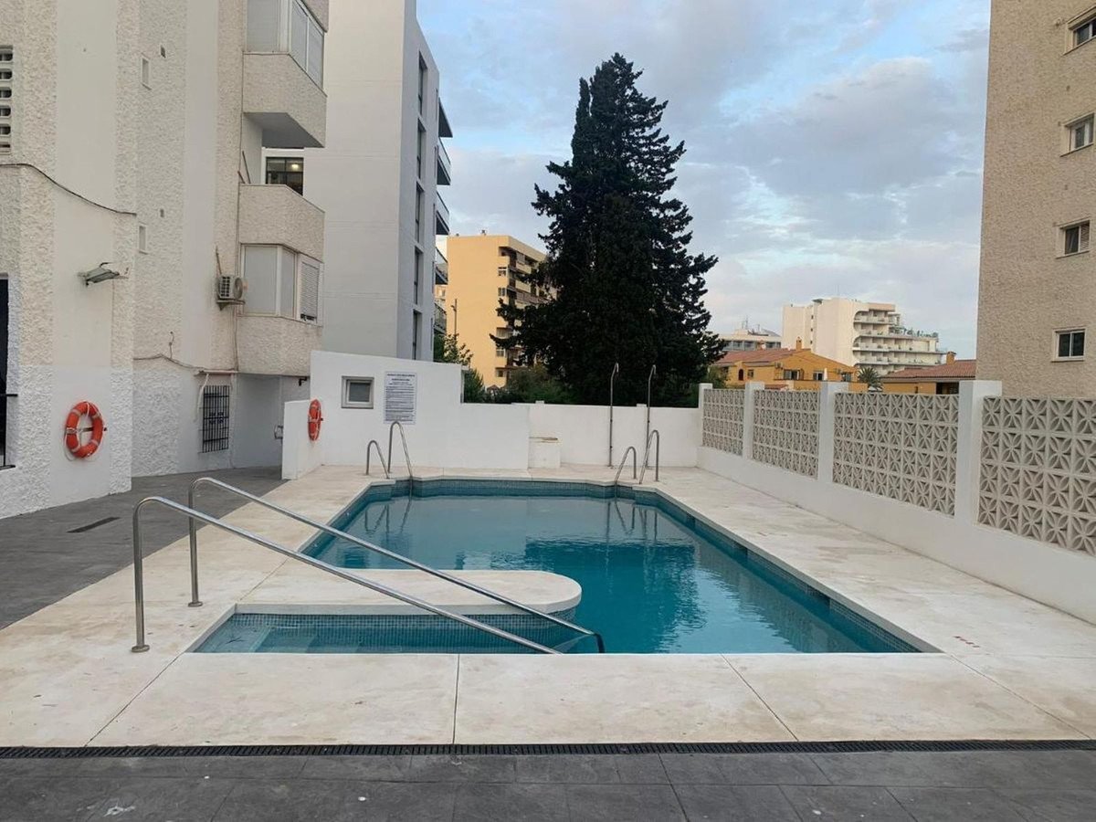 1 Bed الطابق الأوسط Studio in Benalmadena Costa في Benalmadena Costa, استوديو
