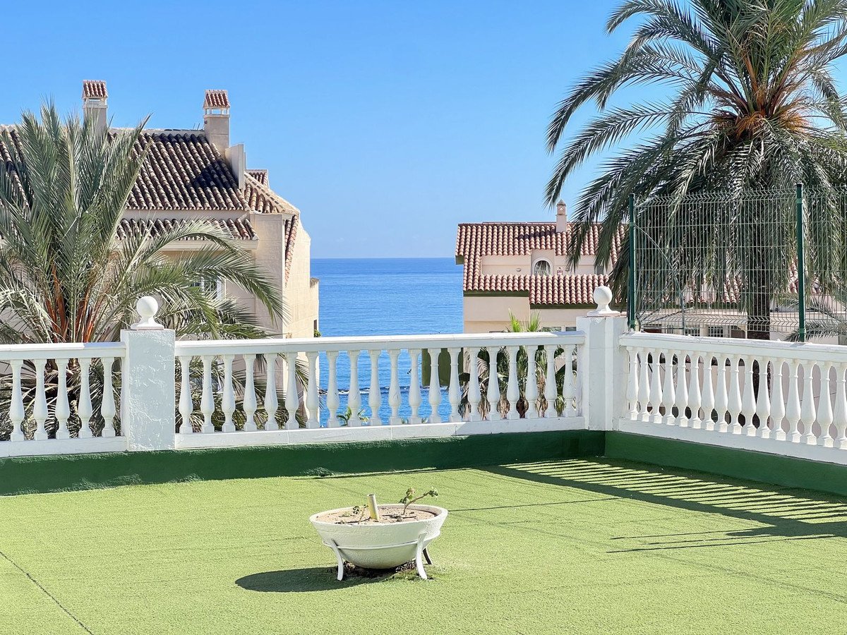 2 Bed Middle Floor Apartment in Benalmadena Costa in Benalmadena Costa, Apartment