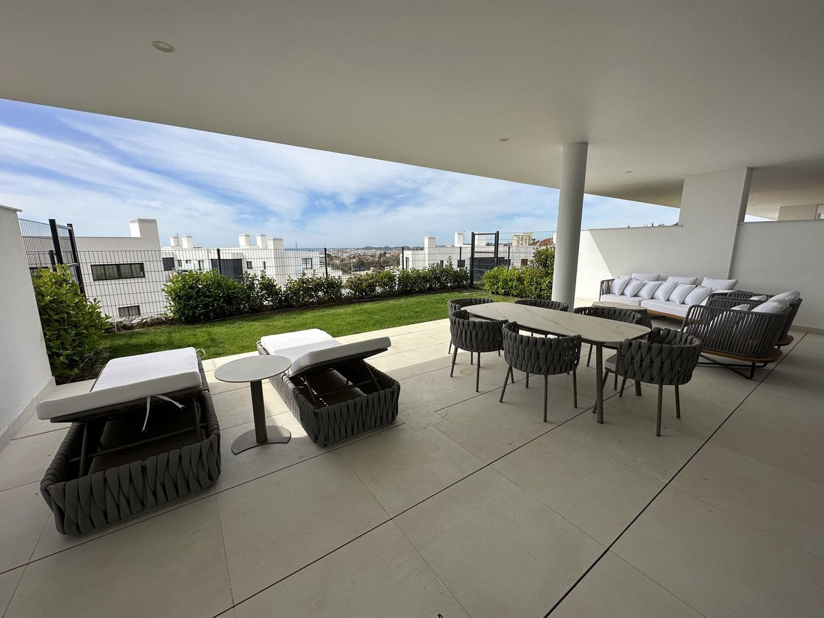 2 Bed شقة في الطابق الأرضي in Benalmadena في Benalmadena, 