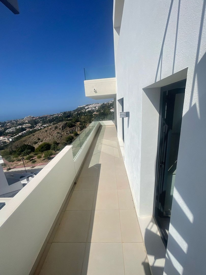 3 Bed Top Floor Apartment in Benalmadena in Benalmadena, Apartment