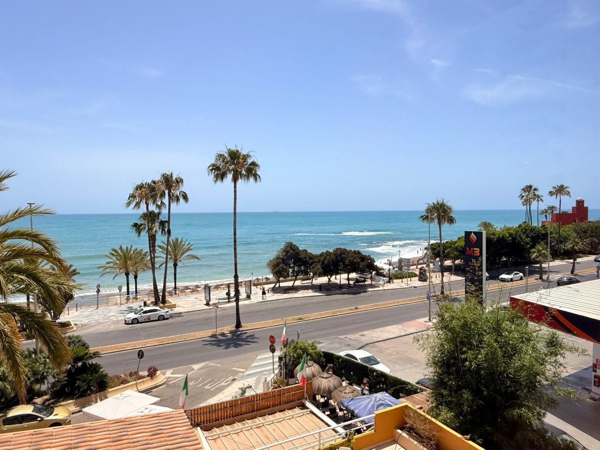 3 Bed Middle Floor Apartment in Benalmadena in Benalmadena, Apartment