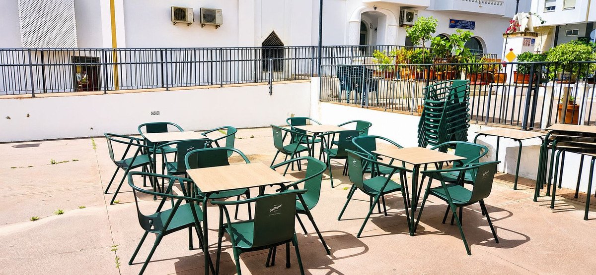 Restaurant in Benalmadena في Benalmadena, مطعم تجاري