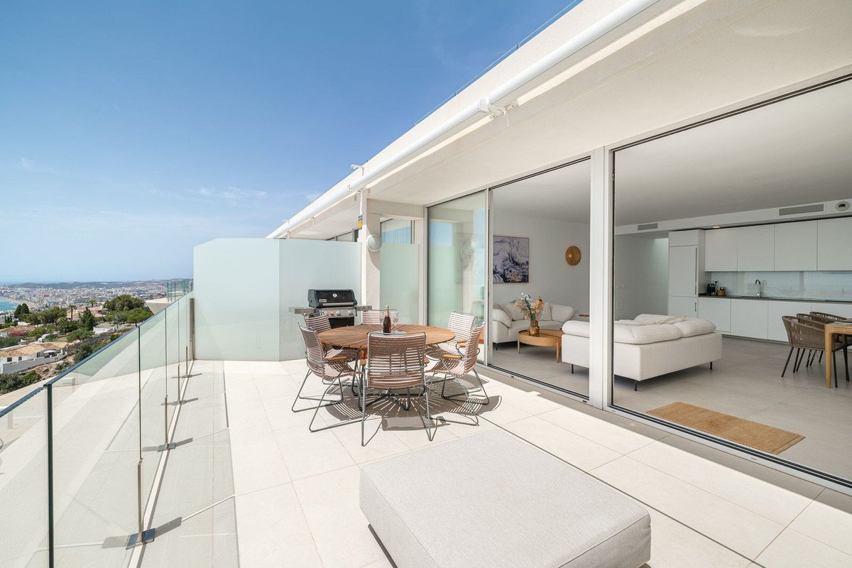 3 Bed بنتهاوس Duplex in Benalmadena في Benalmadena, بنتهاوس دوبلكس