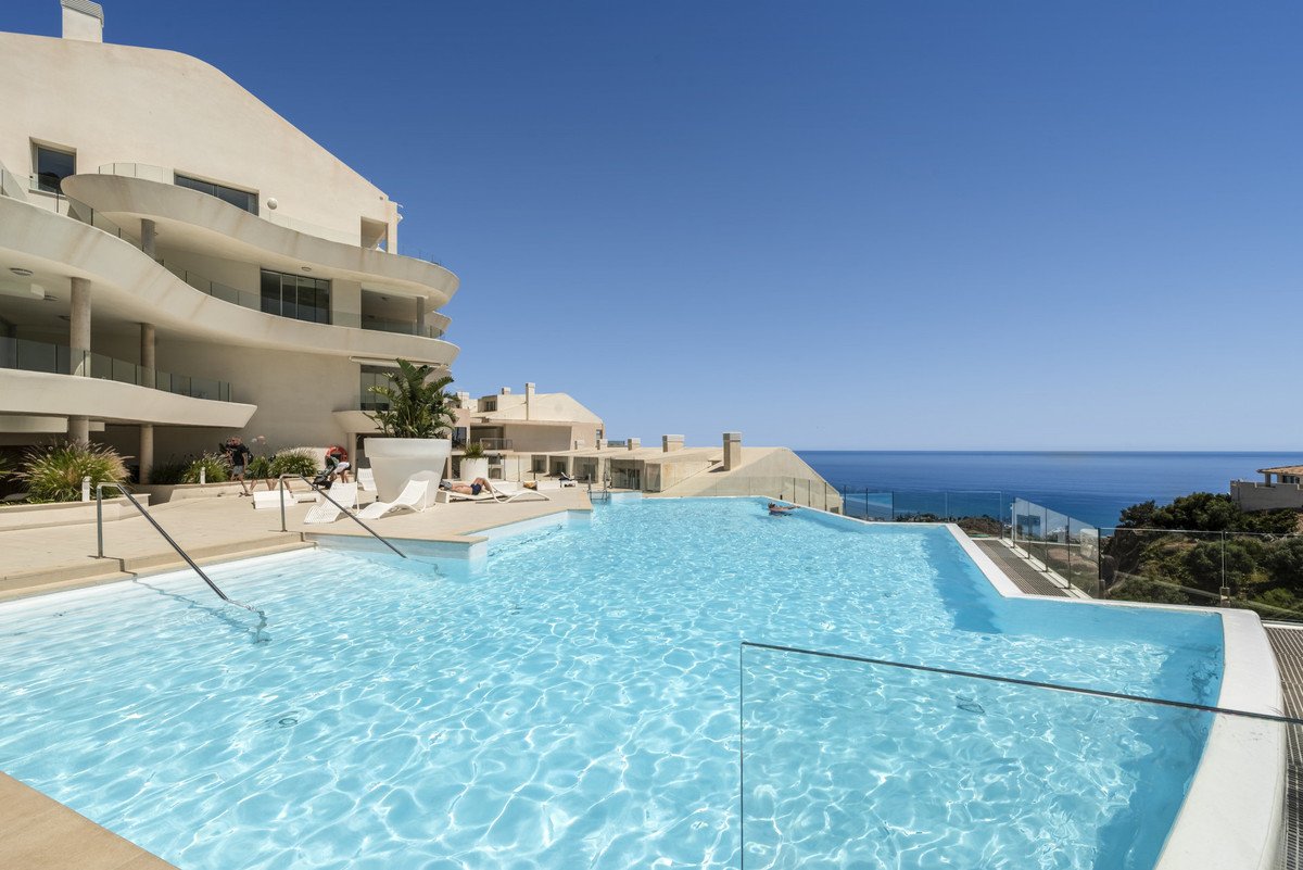 3 Bed بنتهاوس in Benalmadena في Benalmadena, 