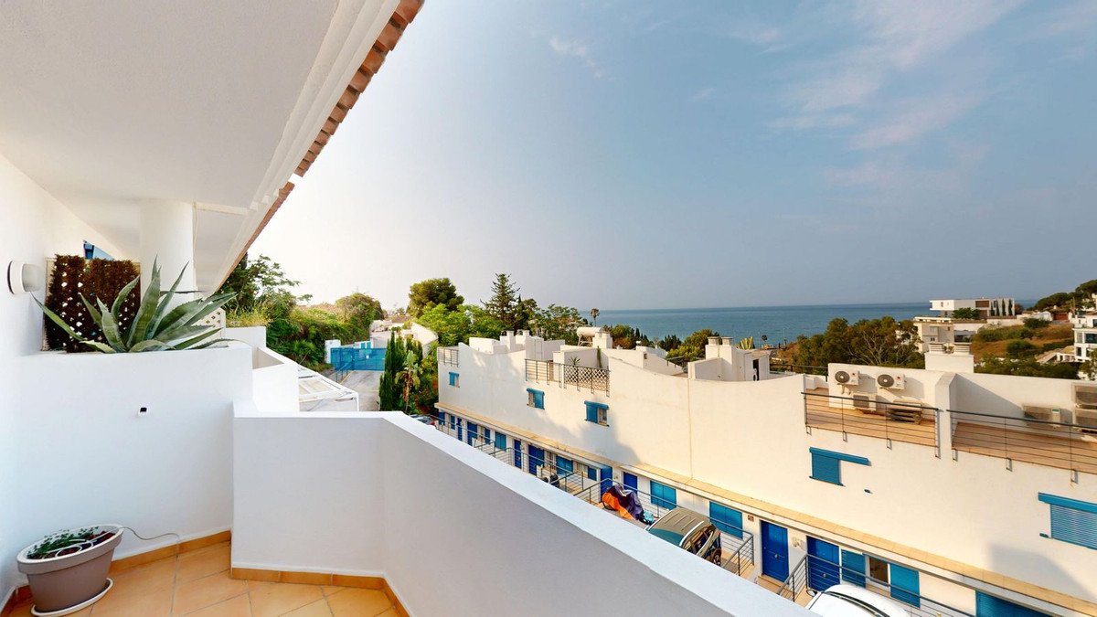 3 Bed بيت مدينة in Benalmadena Costa في Benalmadena Costa, تاون هاوس