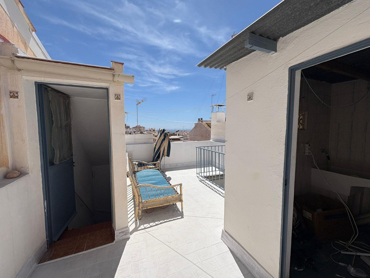3 Bed Atskira vila in Benalmadena Vietovėje Benalmadena, Atskiras Namai
