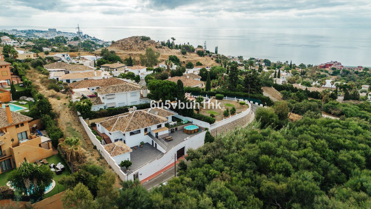 4 Bed Vrijstaande Villa in Benalmadena in Benalmadena, Vrijstaande Villa