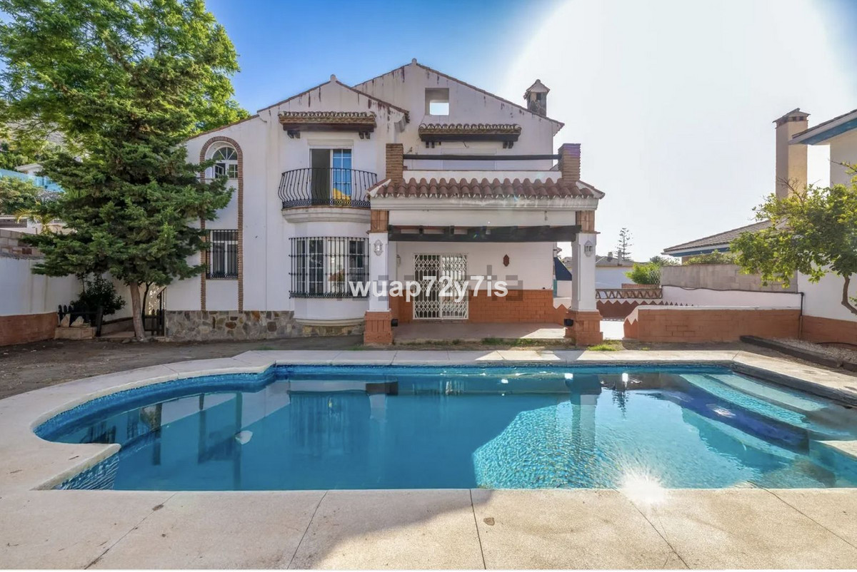 5 Bed Vrijstaande Villa in Benalmadena in Benalmadena, Vrijstaande Villa