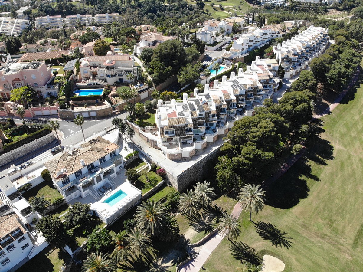 5 Bed Semi-Detached House in Benalmadena in Benalmadena, 