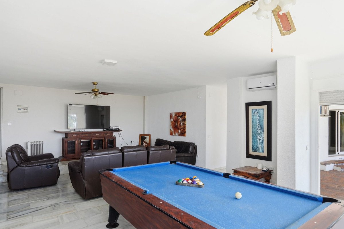 6 Bed Detached Villa in Benalmadena in Benalmadena — Detached Villa