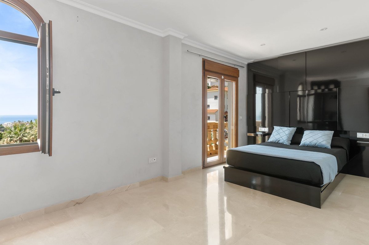 6 Bed Detached Villa in Benalmadena Costa in Benalmadena Costa, Detached Villa