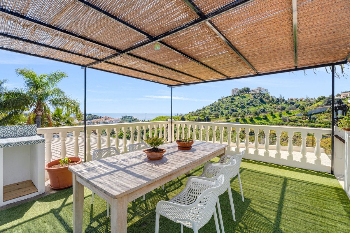 6 Bed Vrijstaande Villa in Benalmadena in Benalmadena, 