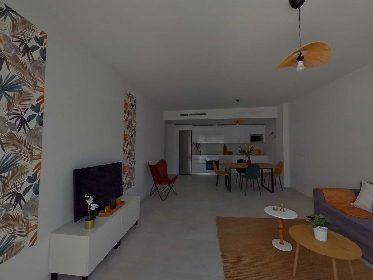 3 Bed Middle Floor Apartment in Benalmadena Pueblo